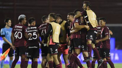 Copa Sudamericana: Lanús jugará la final en Córdoba al golear a Vélez