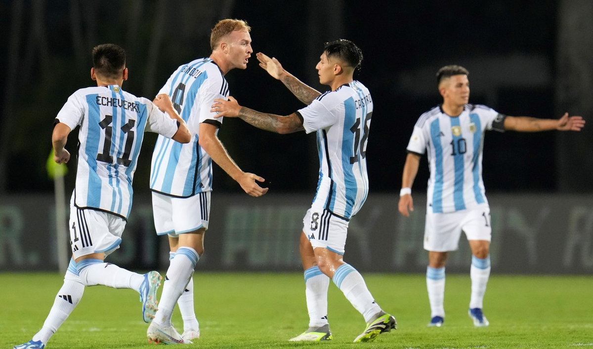 Argentina buscará un triunfo ante Paraguay este jueves.