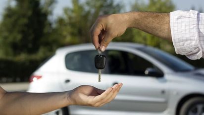 Cuánto sale la transferencia de un auto usado en marzo de 2026