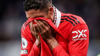 Raphaël Varane se retiró lesionado y Francia enciende las alarmas de cara al Mundial Qatar 2022