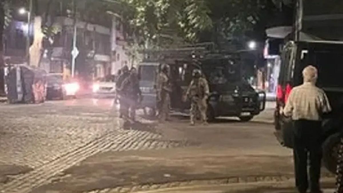 Tensión en Villa Urquiza: redujeron con una pistola Taser a hombre que se atrincheró en su casa tras amenazar vecinos