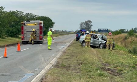 Vuelco en Autovía 19, jurisdicción de San Agustín Vuelco en Autovía 19, jurisdicción de San Agustín
