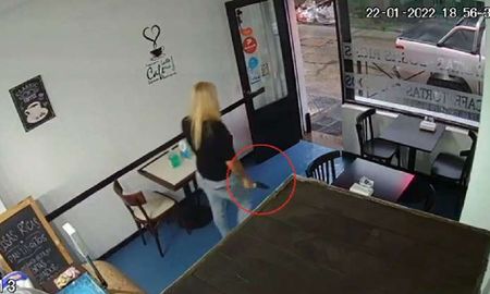 La dueña de una confitería enfrentó con una cuchilla a dos ladrones armados: Estaba decidida a correrlos La dueña de una confitería enfrentó con una cuchilla a dos ladrones armados: Estaba decidida a correrlos