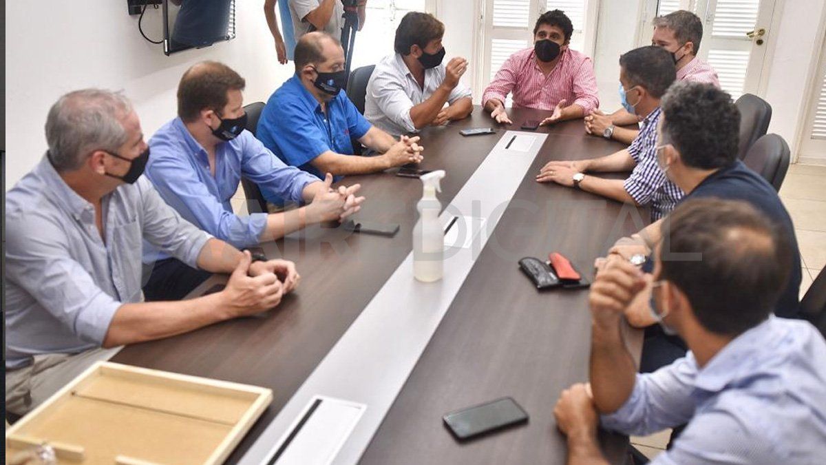 Reunión en el Municipio con referentes de la nocturnidad.