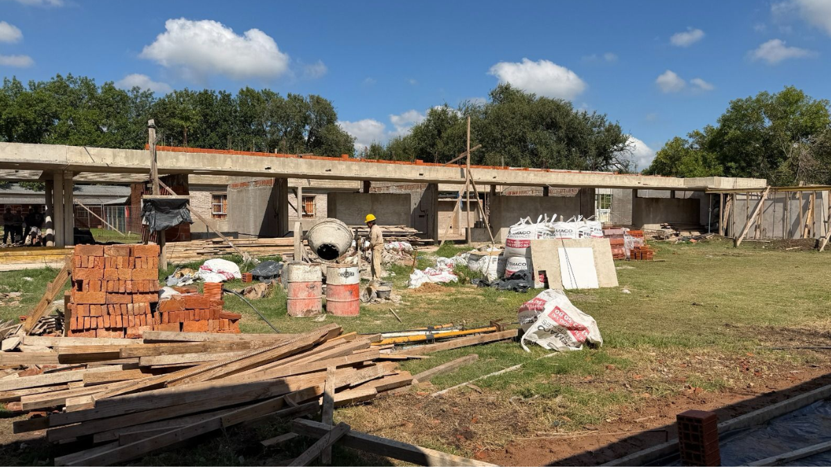 Foto de la construcción del nuevo edificio para la Escuela Foto de la construcción del nuevo edificio para la Escuela