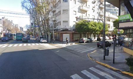 Una mujer murió tras ser atropellada por un colectivo en el barrio porteño de Floresta. Una mujer murió tras ser atropellada por un colectivo en el barrio porteño de Floresta.