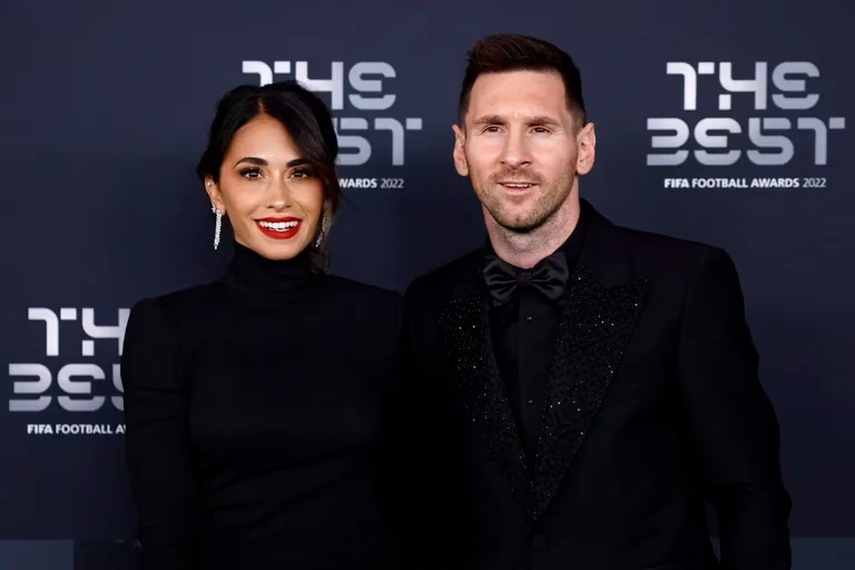 Lionel Messi estuvo acompañado por su esposa Antonela Rocuzzo durante la ceremonia.