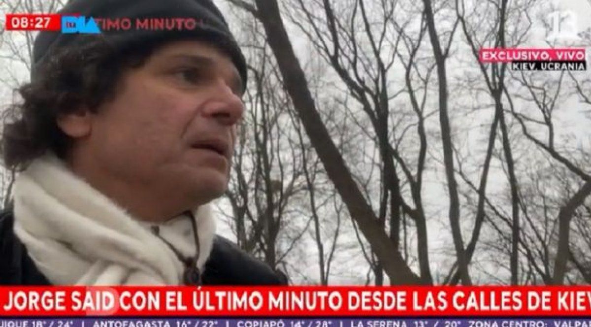 Video: un cronista chileno casi recibe un balazo en Ucrania