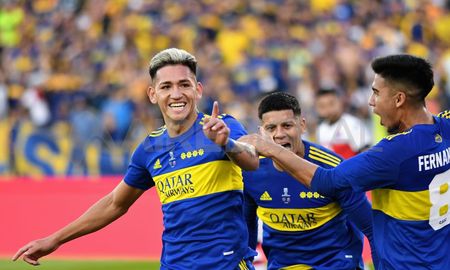 Luis Vázquez será transferido al Anderlecht de Bélgica a cambio de 7.000.000 de dólares. Luis Vázquez será transferido al Anderlecht de Bélgica a cambio de 7.000.000 de dólares.