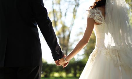12 personas se contagiaron de coronavirus y los padres de los novios murieron. 12 personas se contagiaron de coronavirus y los padres de los novios murieron.