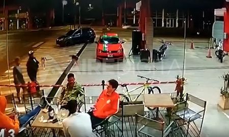 una violenta agresion con un machete en un lavadero de parana quedo registrada en las camaras de seguridad una violenta agresion con un machete en un lavadero de parana quedo registrada en las camaras de seguridad