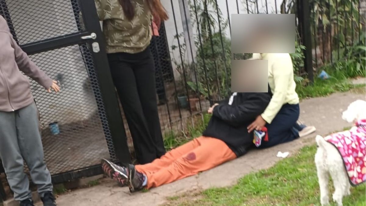 La víctima recibió un disparo en una pierna durante un violento asalto en barrio Guadalupe. "Quedó paralizada", dijo la testigo al móvil de AIRE. La víctima recibió un disparo en una pierna durante un violento asalto en barrio Guadalupe. "Quedó paralizada", dijo la testigo al móvil de AIRE.