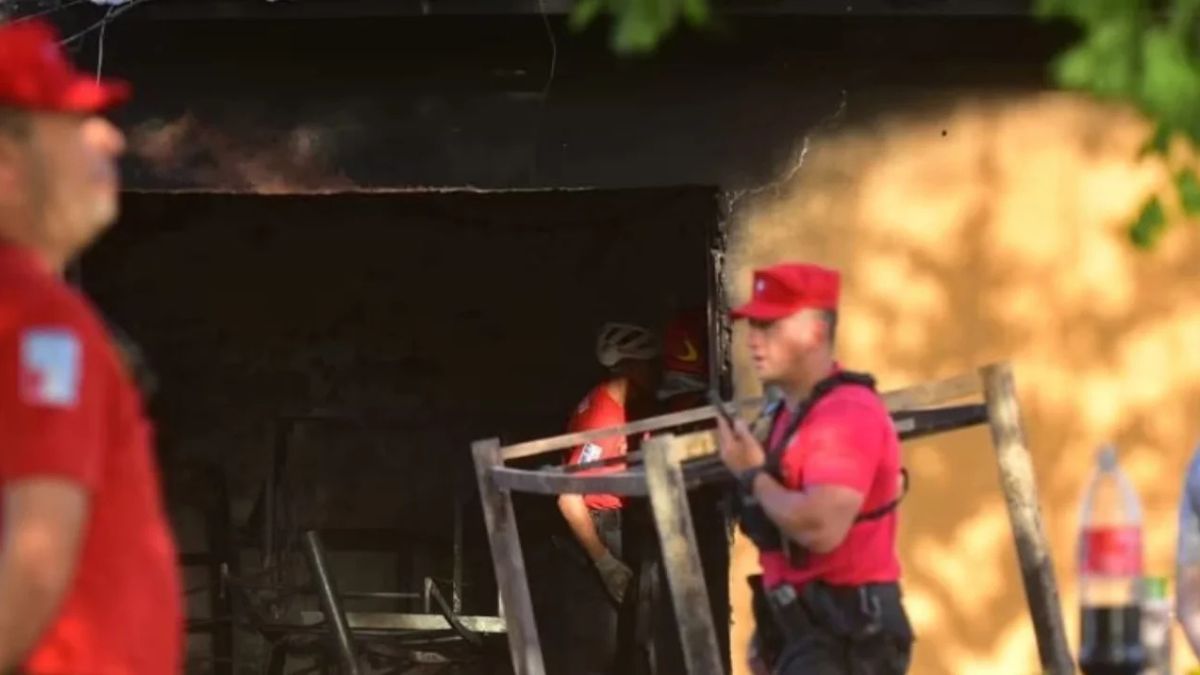 Una beba de 1 año y una nena de 5 murieron en un incendio en una iglesia de Córdoba. Eran parte de una delegación religiosa de Uruguay.