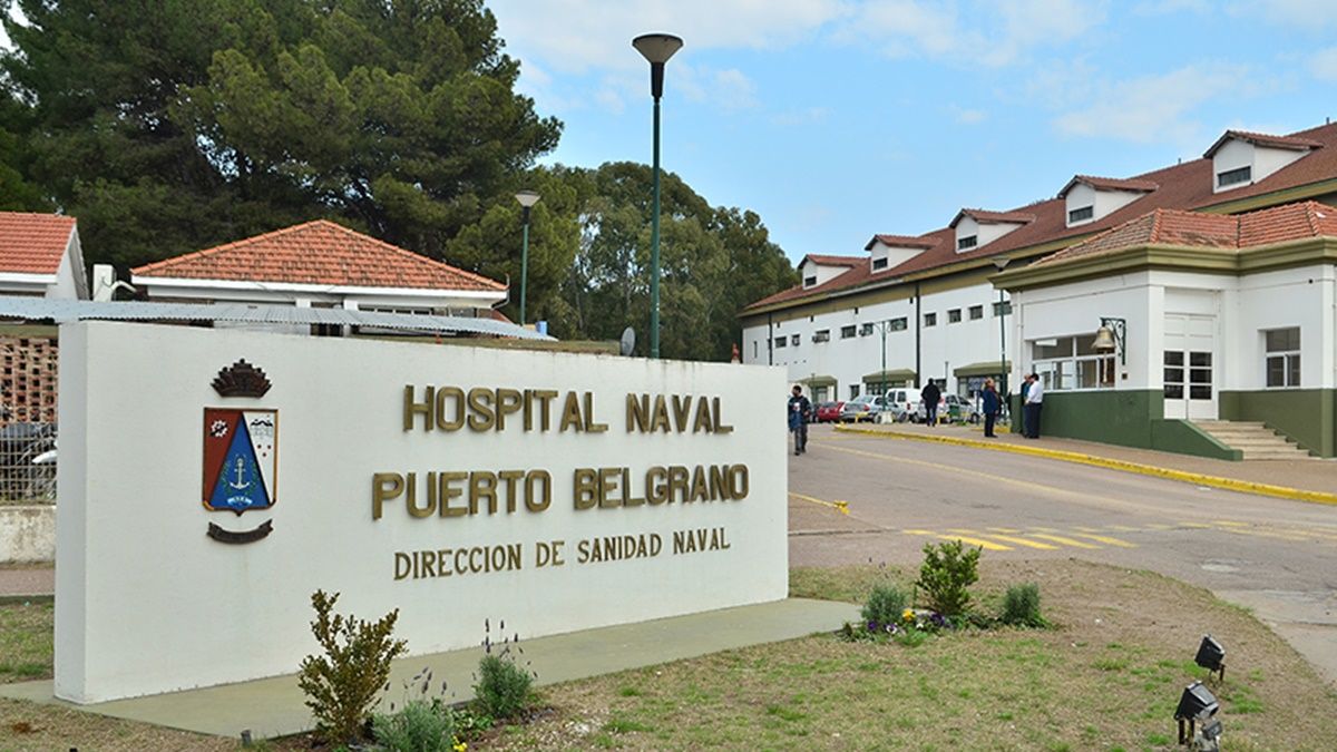 El Hospital Naval de Puerto Belgrano está ubicado en el sur de la provincia de Buenos Aires. La base militar fue apoyo logístico durante la guerra de Malvinas.