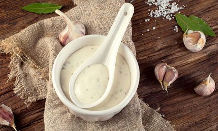 Un clásico para aderezar: así se prepara una salsa de alioli Un clásico para aderezar: así se prepara una salsa de alioli