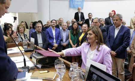 Adriana Molina se convirtió en la primera mujer presidenta del Concejo de Santa Fe. Adriana Molina se convirtió en la primera mujer presidenta del Concejo de Santa Fe.