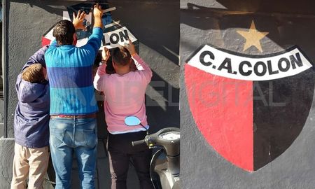 Hinchas de Colón pintaron una estrella sobre el escudo sabalero que está en la sede del club de barrio Centenario. Hinchas de Colón pintaron una estrella sobre el escudo sabalero que está en la sede del club de barrio Centenario.