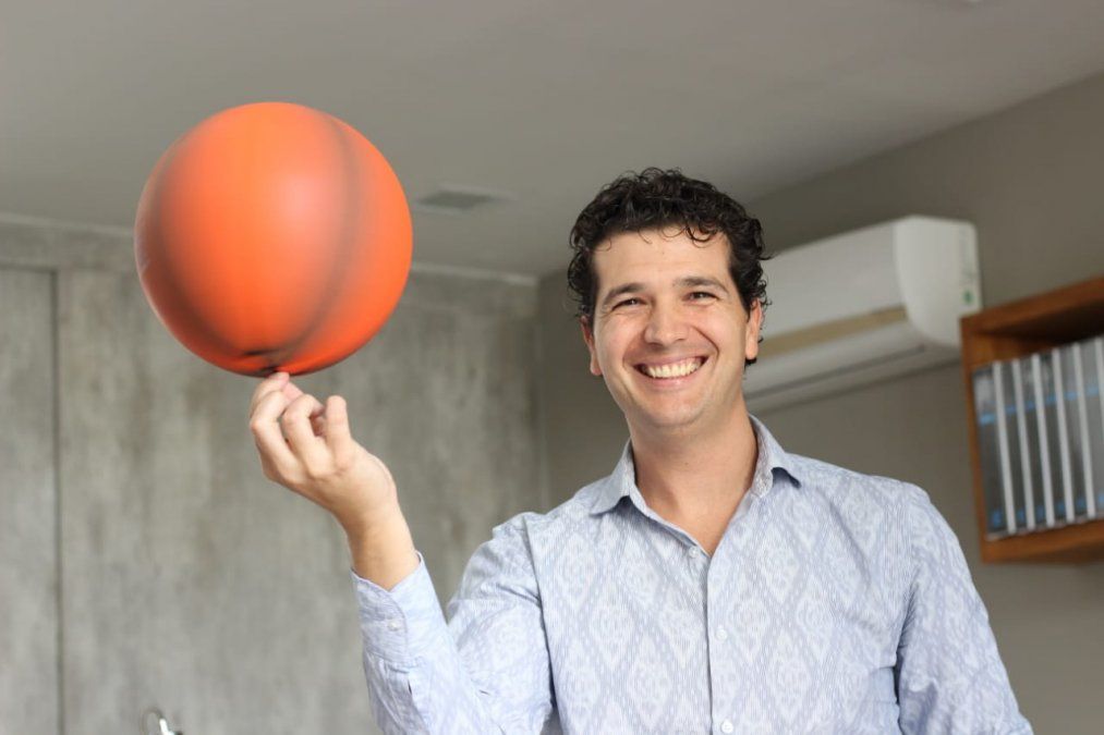 Bernhardt sugiere que el yoga trabaja en todas las dimensiones para un deportista: pensar, sentir y actuar.