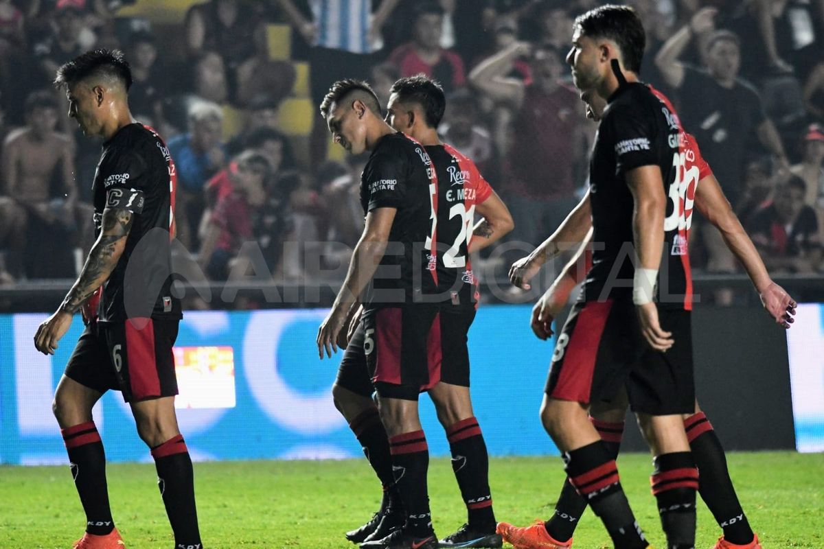 El Sabalero llega al clásico santafesino tras perder con Sarmiento.