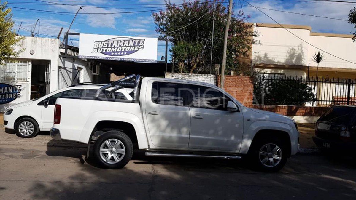 Así estaba la camioneta cuando fue robada de la puerta de la casa de sus dueños en Santo Tomé.