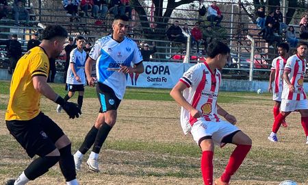 La Copa Santa Fe define nuevos clasificados en el fútbol masculino y femenino. La Copa Santa Fe define nuevos clasificados en el fútbol masculino y femenino.