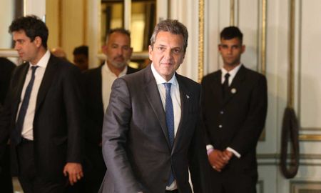 El candidato a presidente por Unión Por La Patria, Sergio Massa, en el Consejo Interamericano de Comercio y Producción (Cicyp). El candidato a presidente por Unión Por La Patria, Sergio Massa, en el Consejo Interamericano de Comercio y Producción (Cicyp).