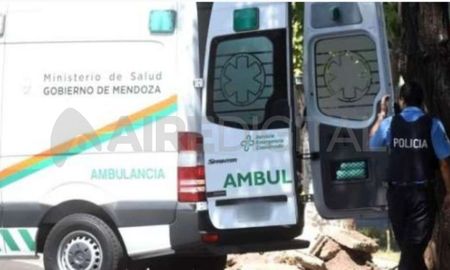 mendoza: choco con otro auto de frente, su bebe de 8 meses salio despedido del auto y murio mendoza: choco con otro auto de frente, su bebe de 8 meses salio despedido del auto y murio