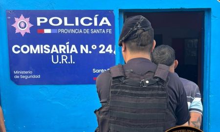 Un nuevo hecho de violencia de género se registró en la ciudad de Santa Fe, donde un hombre fue detenido luego de presentarse en la vivienda de su expareja y atacarla Un nuevo hecho de violencia de género se registró en la ciudad de Santa Fe, donde un hombre fue detenido luego de presentarse en la vivienda de su expareja y atacarla