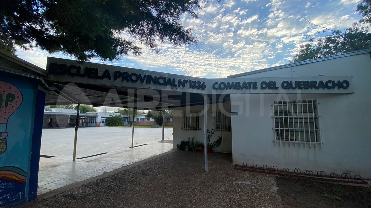 La Escuela N° 1336 sufrió cinco robos durante el 2023 y aún no pudieron recuperar los sanitarios para poner en funcionamiento la totalidad de los baños. La Escuela N° 1336 sufrió cinco robos durante el 2023 y aún no pudieron recuperar los sanitarios para poner en funcionamiento la totalidad de los baños.