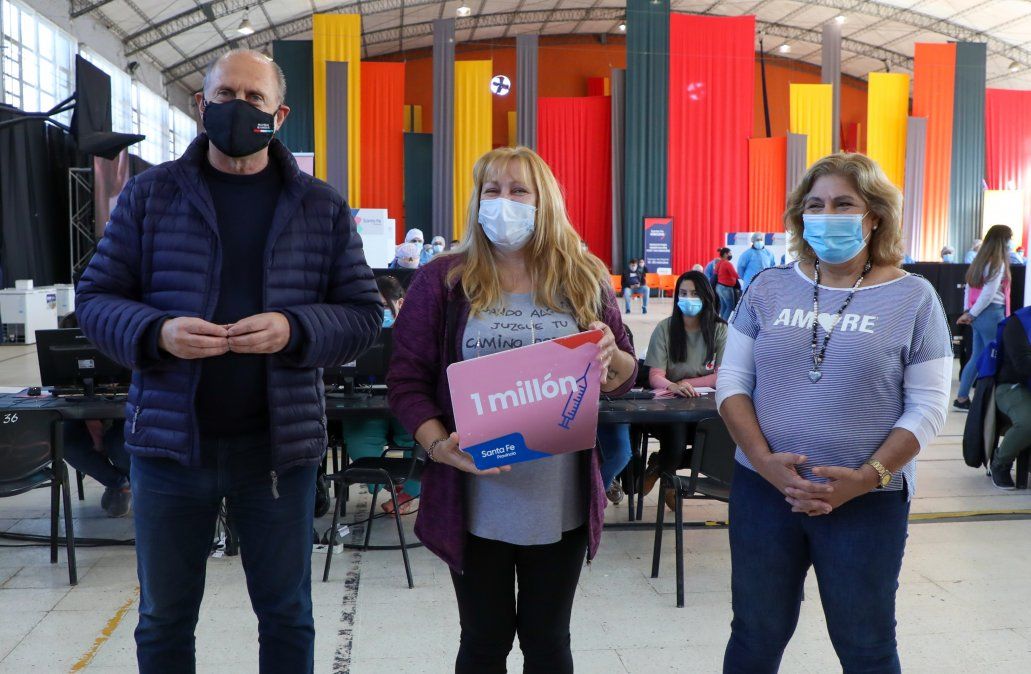 Este sábado en La Esquina Encendida se llegó a vacunar a la persona número un millón en toda la provincia.