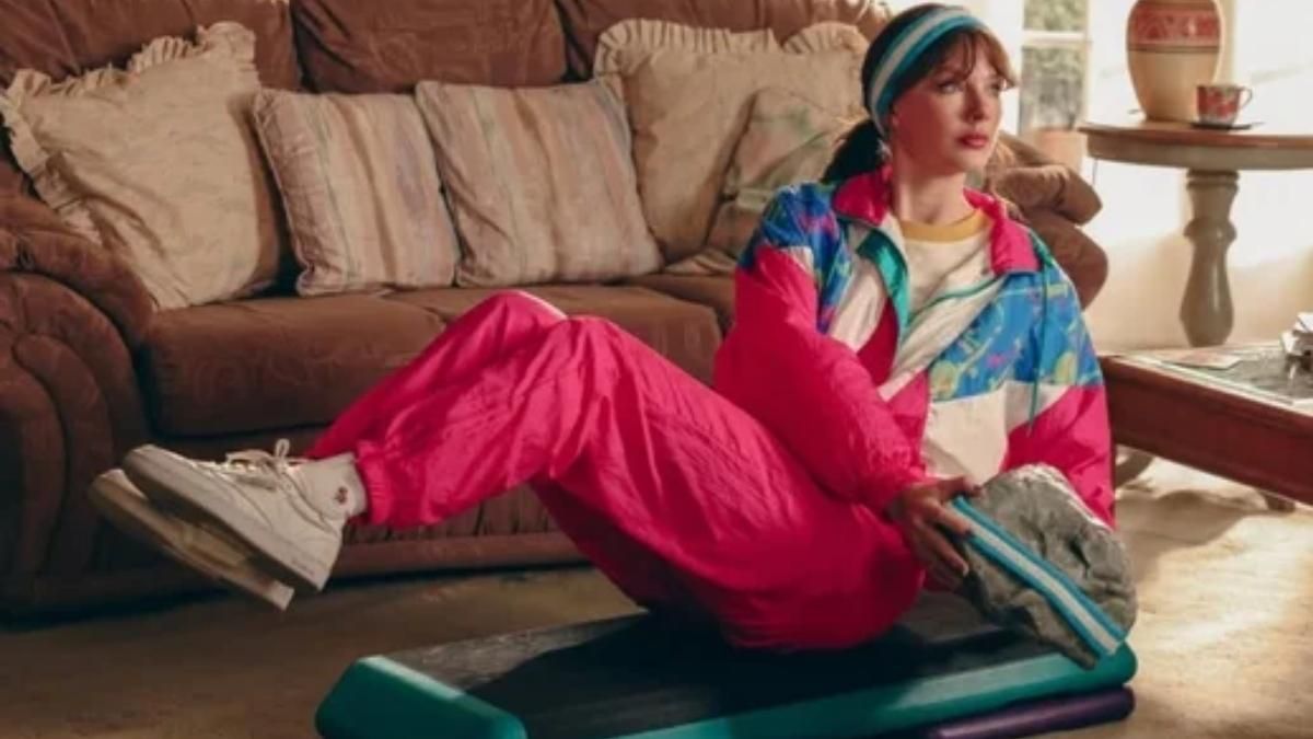 Taylor Swift aparece con una vincha celeste y blanca en su nuevo video