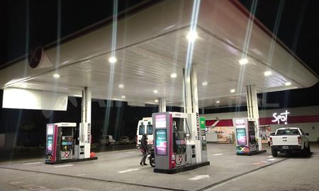 Dos ladrones armados asaltaron al playero de una estación de servicio Dos ladrones armados asaltaron al playero de una estación de servicio