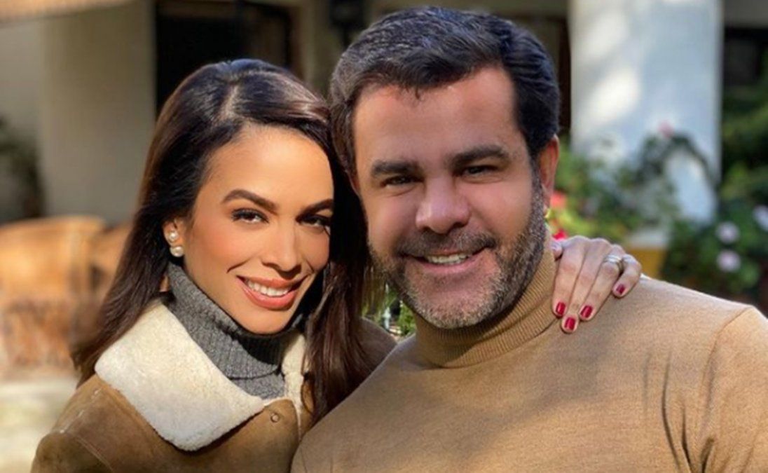 Eduardo Capetillo junto a Biby Gaytán