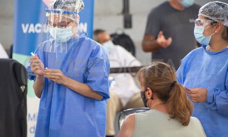 Entre el lunes y martes de la semana que viene termina la vacunación docente en la provincia de Santa Fe. Entre el lunes y martes de la semana que viene termina la vacunación docente en la provincia de Santa Fe.