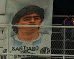 Antes del partido entre Central Córdoba y Colón por la Copa Diego Maradona, realizaron un emotivo homenaje al astro desde las tribunas del estadio del Ferroviario.