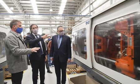 El jefe de Gabinete, Santiago Cafiero, encabezó junto al ministro de Desarrollo Productivo, Matías Kulfas, el Primer Encuentro para la Reactivación Productiva. Foto NA El jefe de Gabinete, Santiago Cafiero, encabezó junto al ministro de Desarrollo Productivo, Matías Kulfas, el Primer Encuentro para la Reactivación Productiva. Foto NA