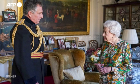 la reina de inglaterra reaparece en publico tras ausentarse por indicacion medica la reina de inglaterra reaparece en publico tras ausentarse por indicacion medica