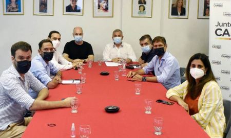 Los líderes nacionales de Juntos por el Cambio consideraron este viernes que es positivo el primer entendimiento con el Fondo Monetario Internacional (FMI). Los líderes nacionales de Juntos por el Cambio consideraron este viernes que es positivo el primer entendimiento con el Fondo Monetario Internacional (FMI).