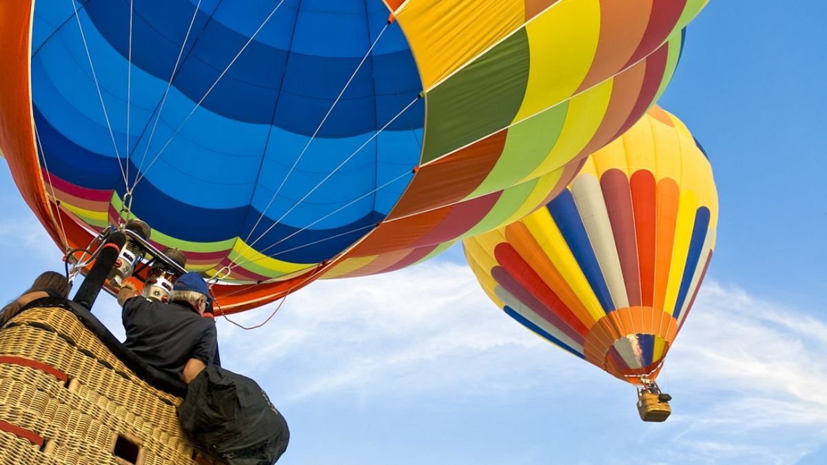 Mendoza es una de las provincias ideales, junto a Córdoba y Tucumán para disfrutar de los paisajes en un viaje en globo aerostático. Mendoza es una de las provincias ideales, junto a Córdoba y Tucumán para disfrutar de los paisajes en un viaje en globo aerostático.