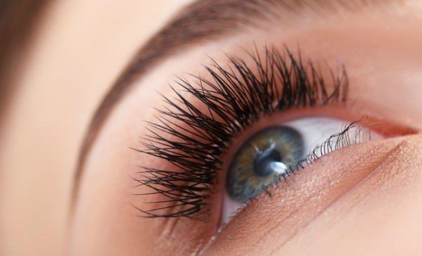 13 trucos para conseguir unas pestañas perfectas