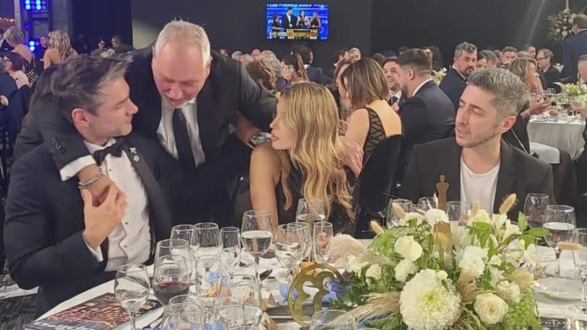 Jey Mammon sorprendió con su asistencia a los Martín Fierro 2023. Jey Mammon sorprendió con su asistencia a los Martín Fierro 2023.