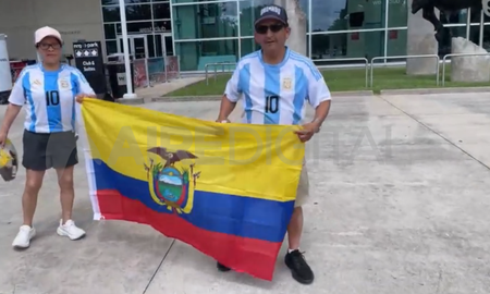 La pareja ecuatoriana que alentará por la Selección Argentina. La pareja ecuatoriana que alentará por la Selección Argentina.