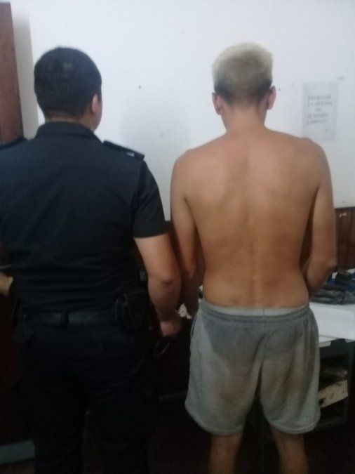 El ladrón intentó escaparse de la policía, pero fue detenido en calle Santiago del Estero al 3000.