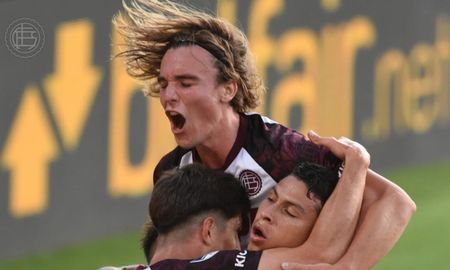 El conjunto Granate fue contundente y jugará ante Velez por un lugar en la gran final de la Copa Sudamericana. El conjunto Granate fue contundente y jugará ante Velez por un lugar en la gran final de la Copa Sudamericana.
