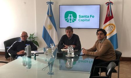 Además del intendente, participaron el secretario de Gobierno municipal, Nicolás Aimar, y el secretario de Producción y Desarrollo Económico, Matías Schmüth. Además del intendente, participaron el secretario de Gobierno municipal, Nicolás Aimar, y el secretario de Producción y Desarrollo Económico, Matías Schmüth.