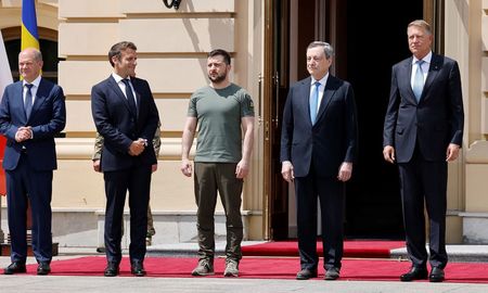 Macron, Scholz, Draghi, y Iohannis, visitaron a Volodimir Zelenski en Ucrania en una fuerte señal de apoyo. Macron, Scholz, Draghi, y Iohannis, visitaron a Volodimir Zelenski en Ucrania en una fuerte señal de apoyo.