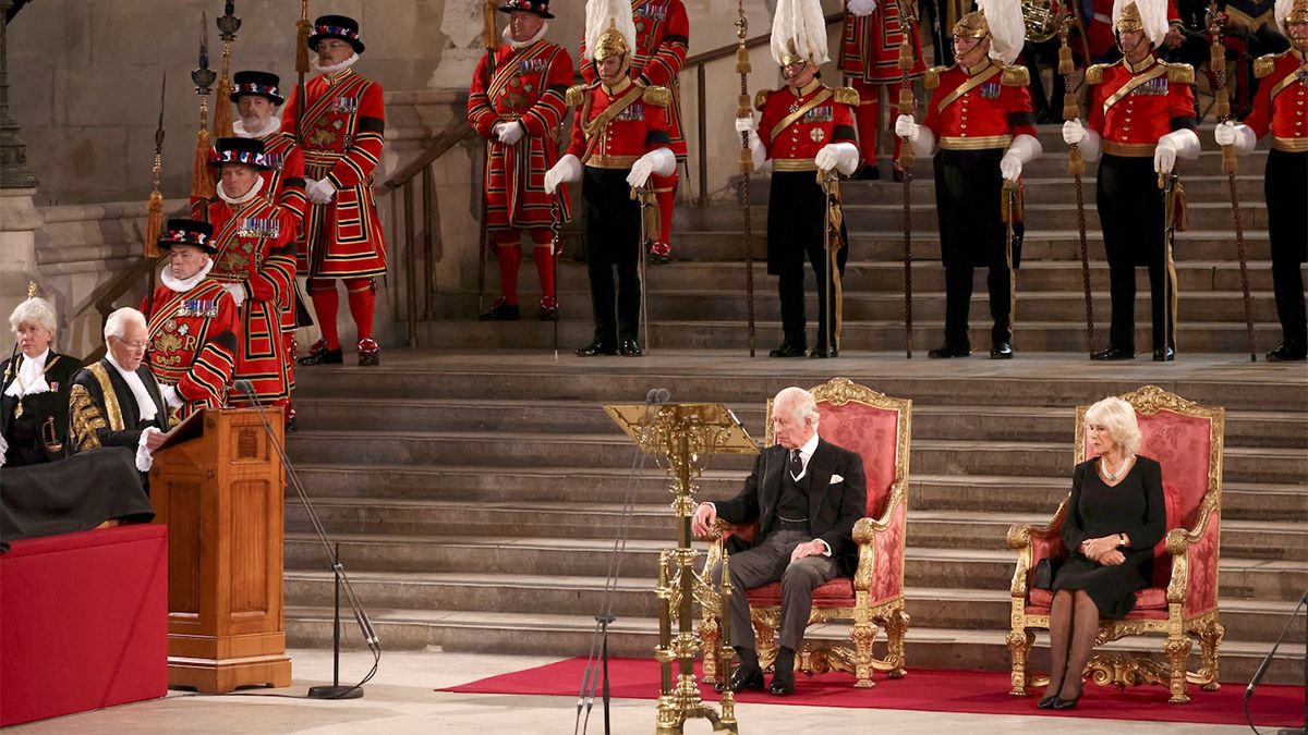 Carlos III, que fue proclamado oficialmente rey el sábado, comenzó su reinado con una agenda repleta a raíz del fallecimiento de su madre.