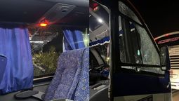 altText(Hinchas de Boca fueron atacados a piedrazos tras el debut en la Libertadores)}