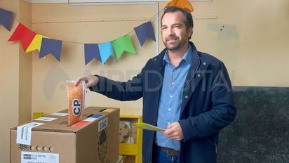 Weiss Ackerley, intendente de Santo Tomé, tras emitir su voto: 