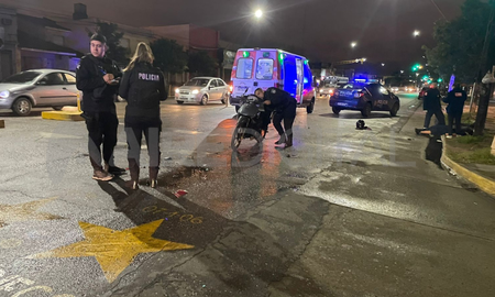 Impactante choque entre dos motos en Aristóbulo del Valle y Cassanello Impactante choque entre dos motos en Aristóbulo del Valle y Cassanello